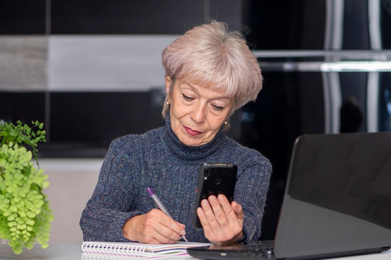 Retour en emploi des retraités : un guide éclaire les bonnes pratiques